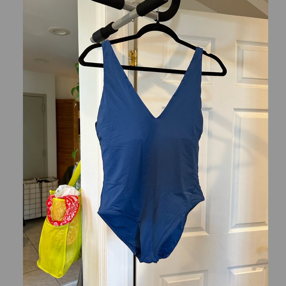 Everlane womens blue the v neck one piece swimsuit M